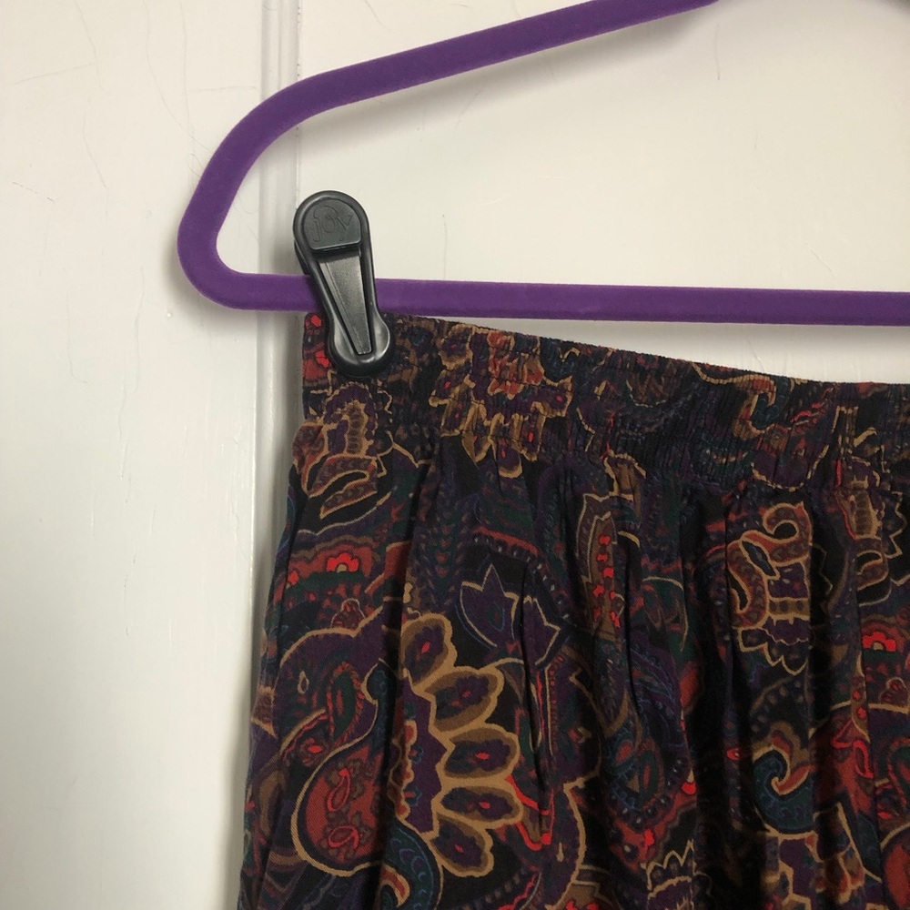 Sag Harbor Elastic Maxi Skirt with Red and Gold Floral Paisley Pattern M - Picture 4 of 7